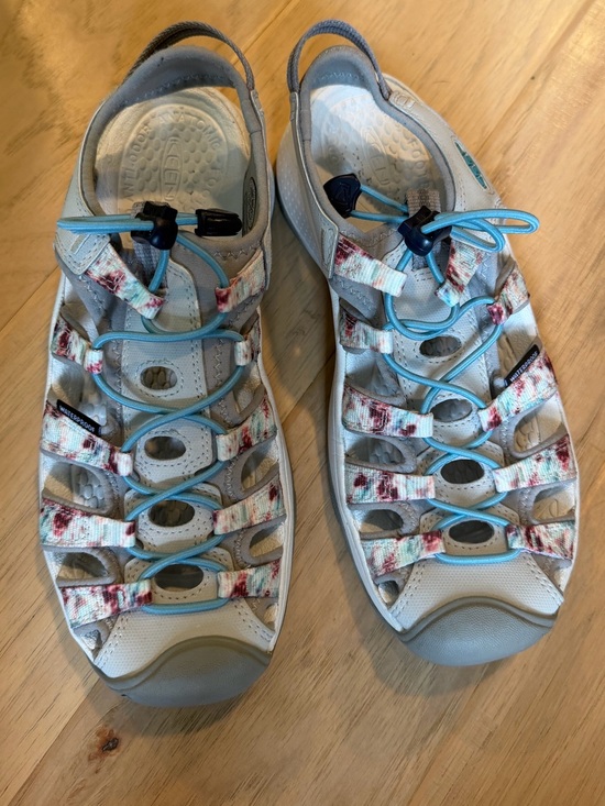 Keen Shoes - Keen Women's Astoria West Sandals in the Vapor/Porcelain floral colorway size 7